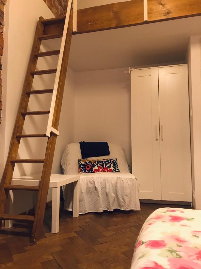 Pod Sufitem Vandrerhjem Krasków Eksteriør bilde